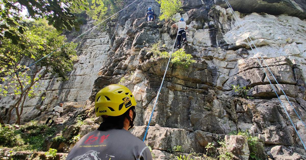Yangshuo Outdoor Yulong River Cycling and Rock Climbing Day Tour
